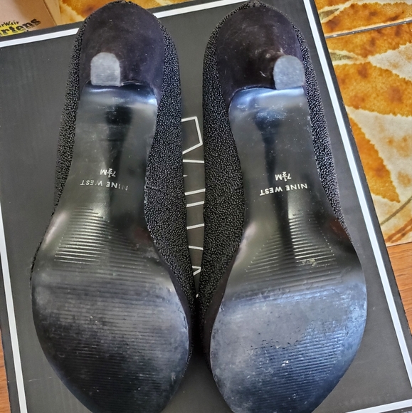 Nine West Black and Gold Glitter heels - Picture 5 of 5